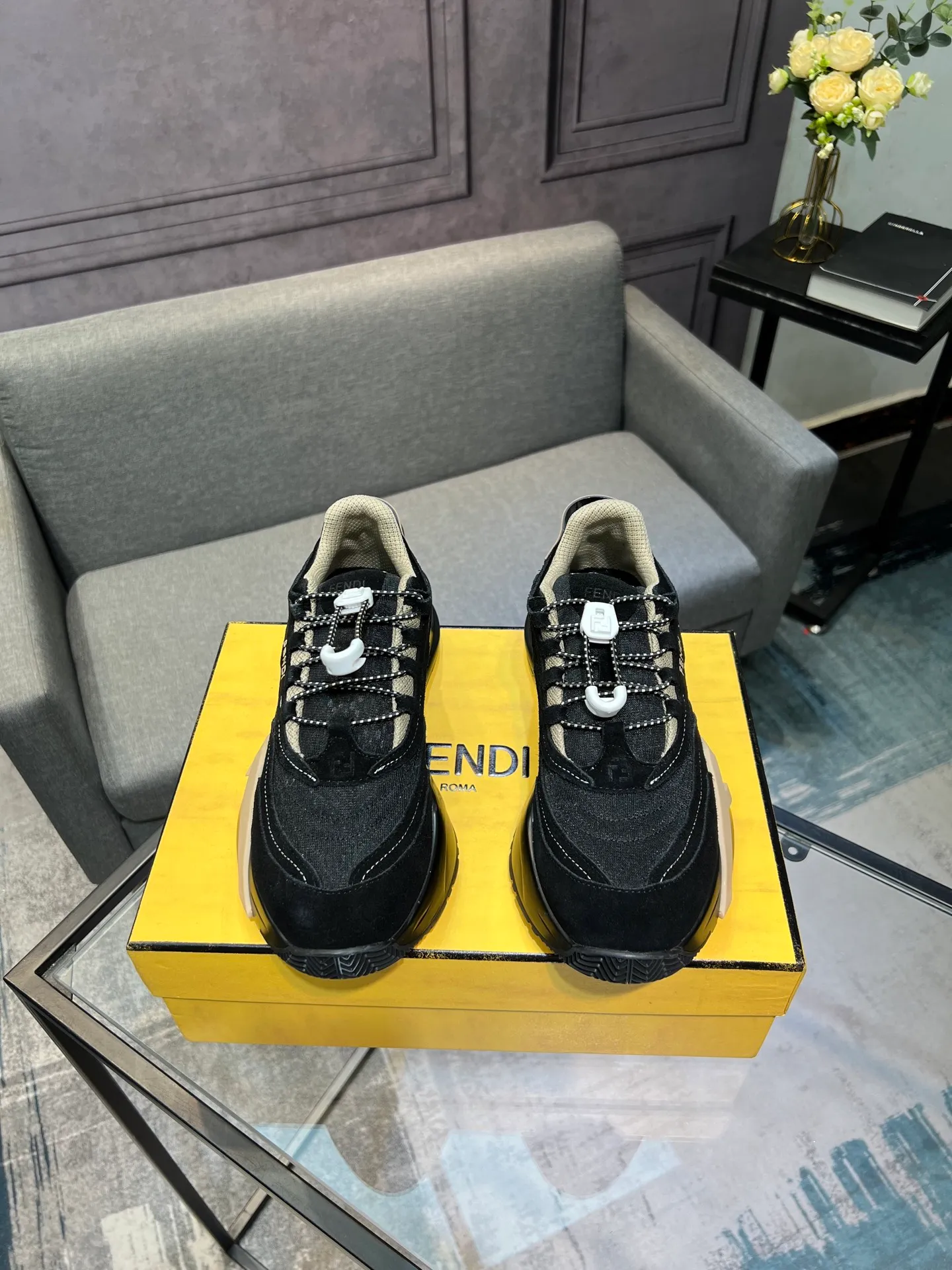 Men's shoes 💰580 FENDI men's fashion casual shoes 👟Hot sale🔥Official website 1:1 replica ⬆️Original quality - Original leather - Original breathable mesh lining Original outsole 1:1 replica, code number 38-44 (45-46 customized)
